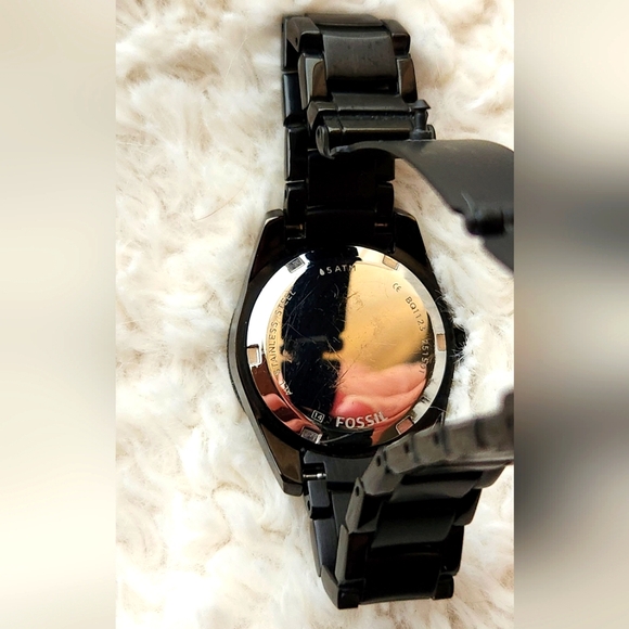 Fossil Black Watch with Abalone Face - Picture 5 of 6